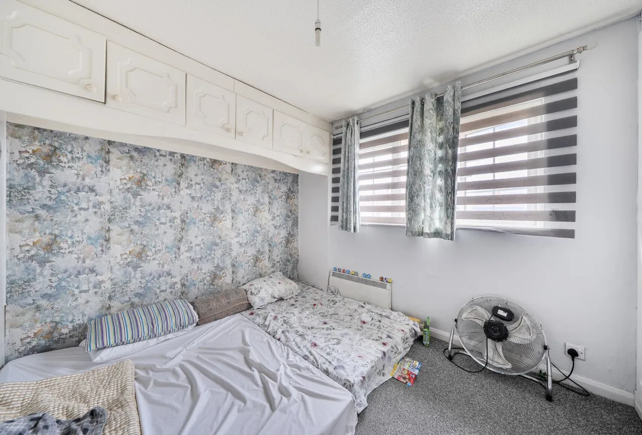 Tamworth Lane, Mitcham, CR4 1DA, photo 12