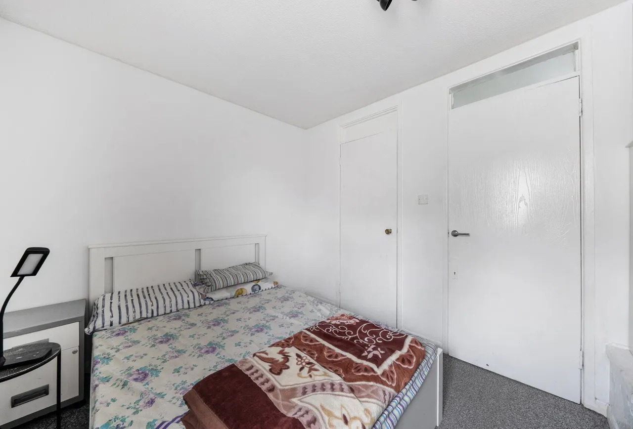 Tamworth Lane, Mitcham, CR4 1DA, photo 9