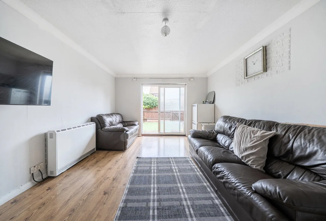 Tamworth Lane, Mitcham, CR4 1DA, photo 2