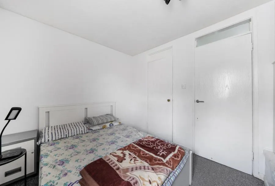 Tamworth Lane, Mitcham, CR4, photo 9