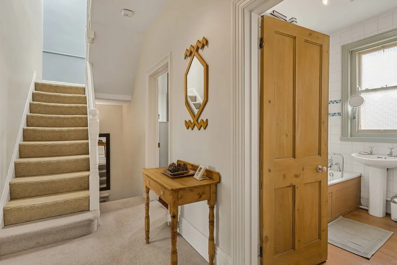 Hewlett Road, Cheltenham, GL52, photo 7