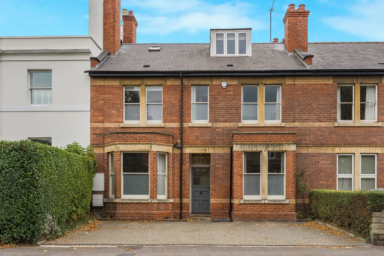 5 bed house for sale, Hewlett Road, Cheltenham, GL52