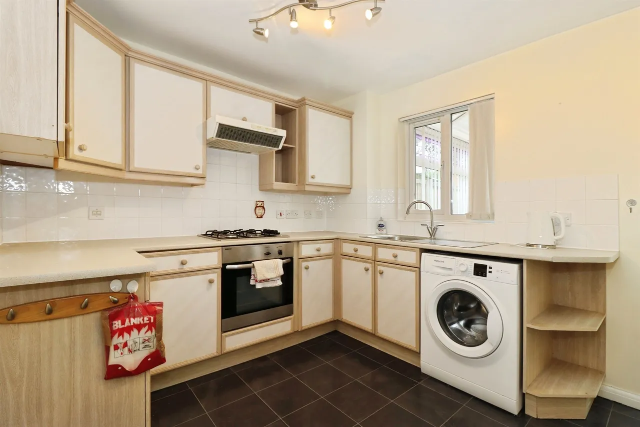 Bampton Croft, Emersons Green, BS16, photo 6