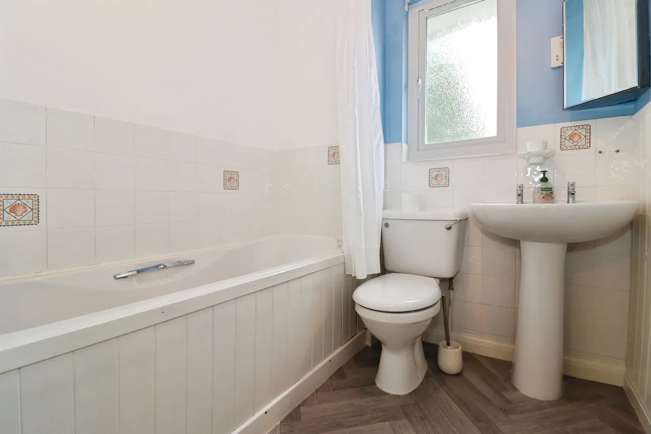 Bampton Croft, Emersons Green, BS16, photo 12
