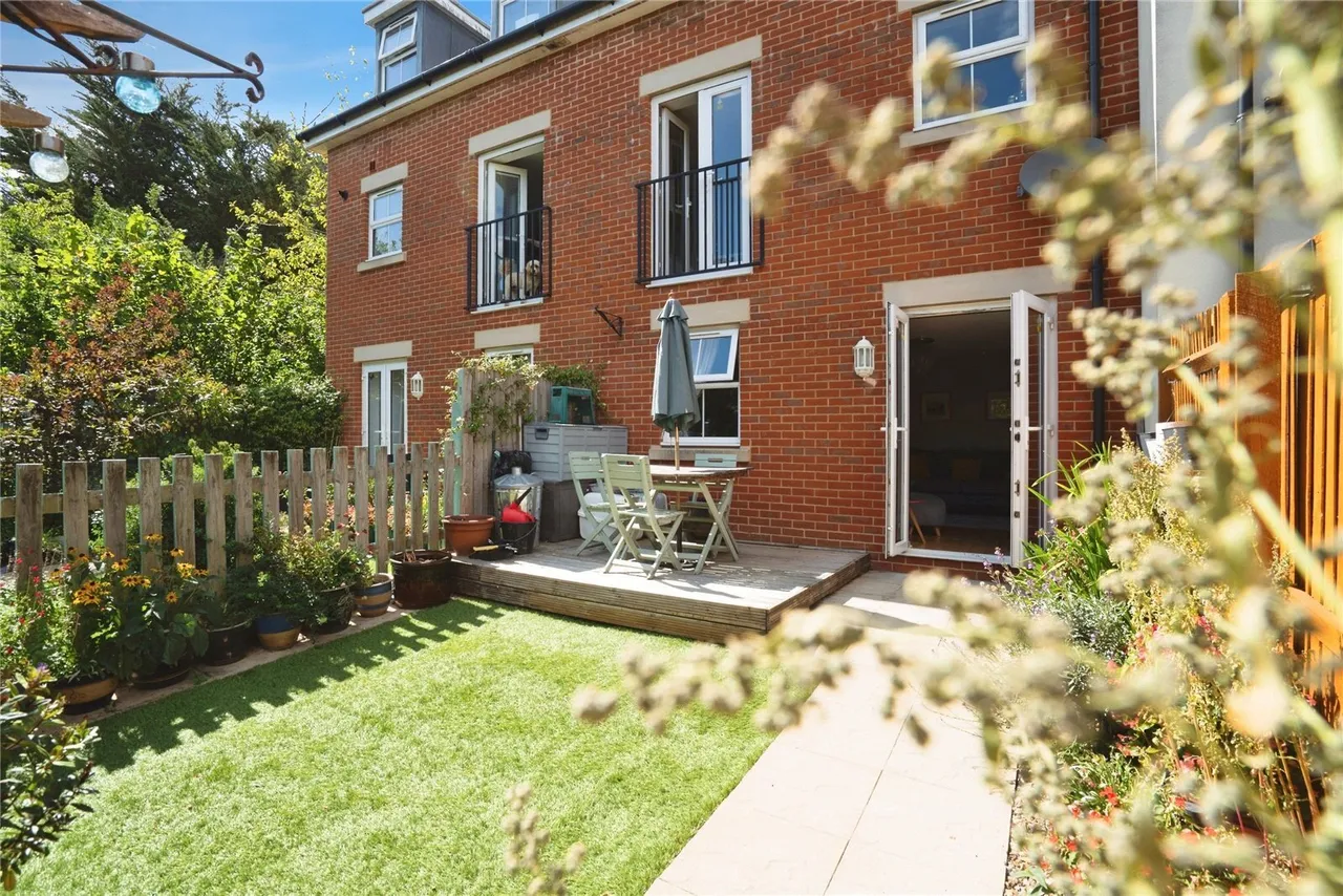 Dairy Crest Drive, Newport, PO30, photo 5