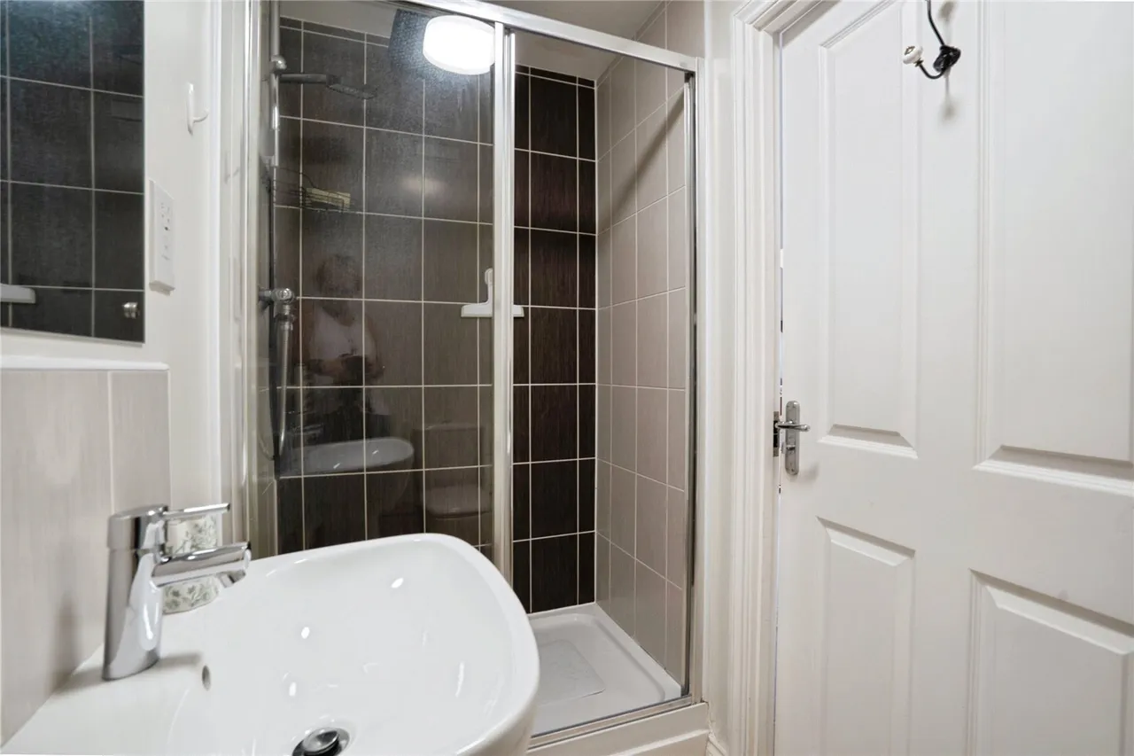 Dairy Crest Drive, Newport, PO30, photo 9