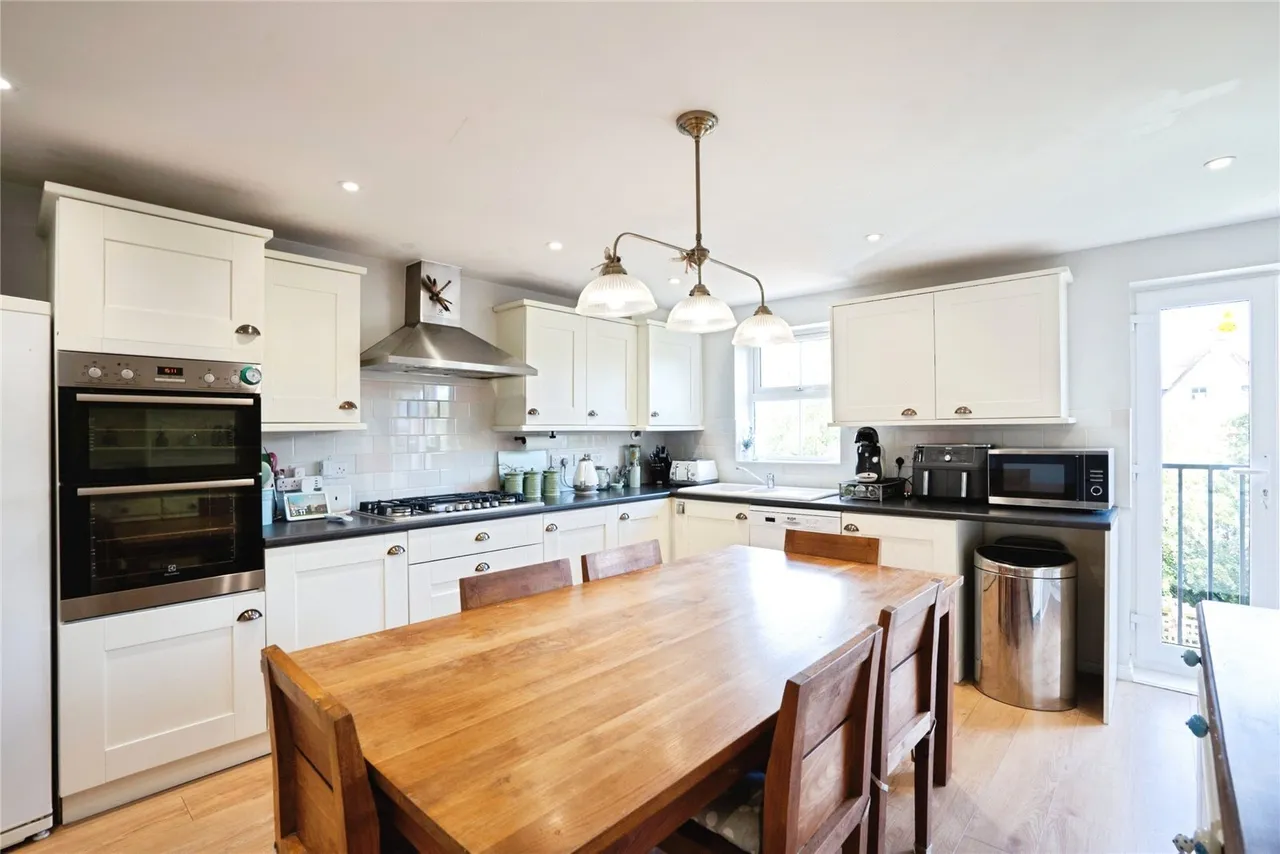 3 bed house for sale, Dairy Crest Drive, Newport, PO30