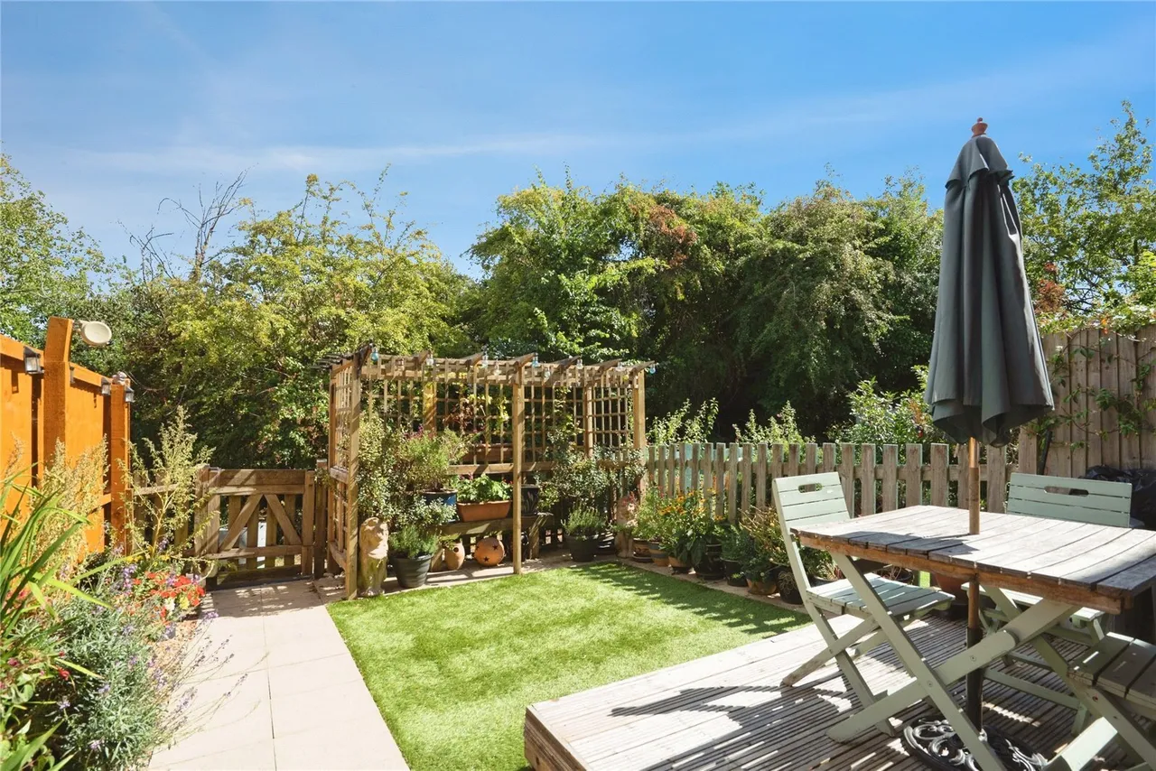 Dairy Crest Drive, Newport, PO30, photo 4