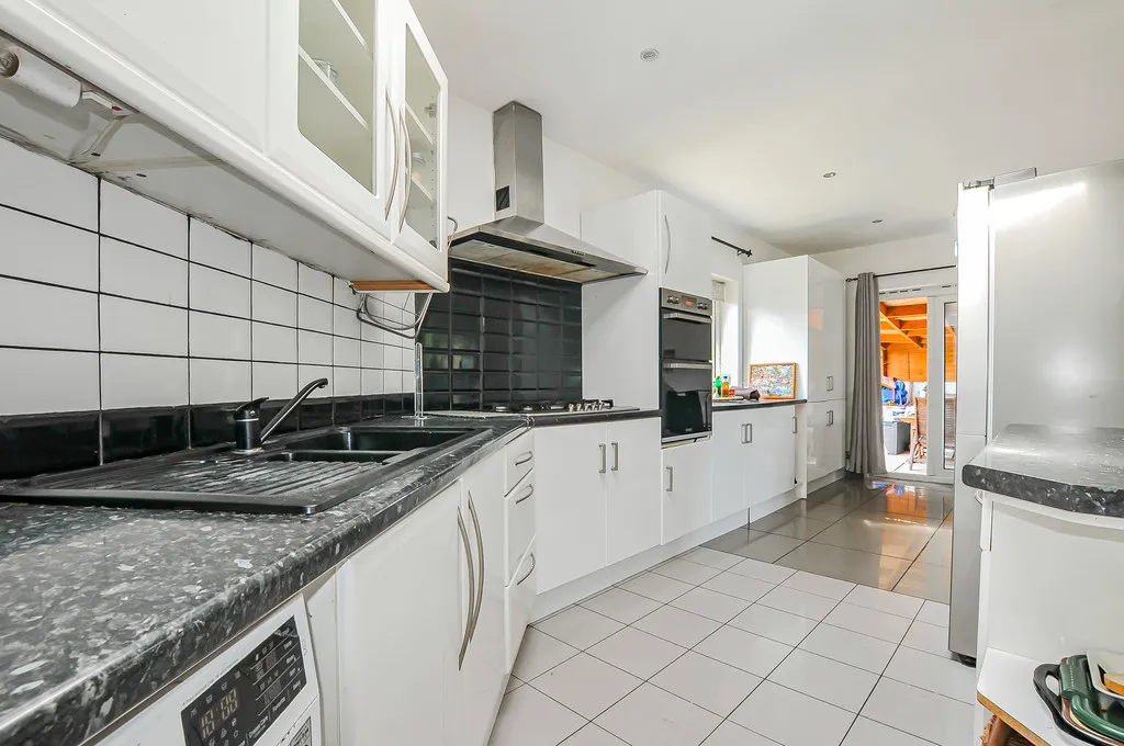 Stapenhill Road, Wembley, HA0, photo 12