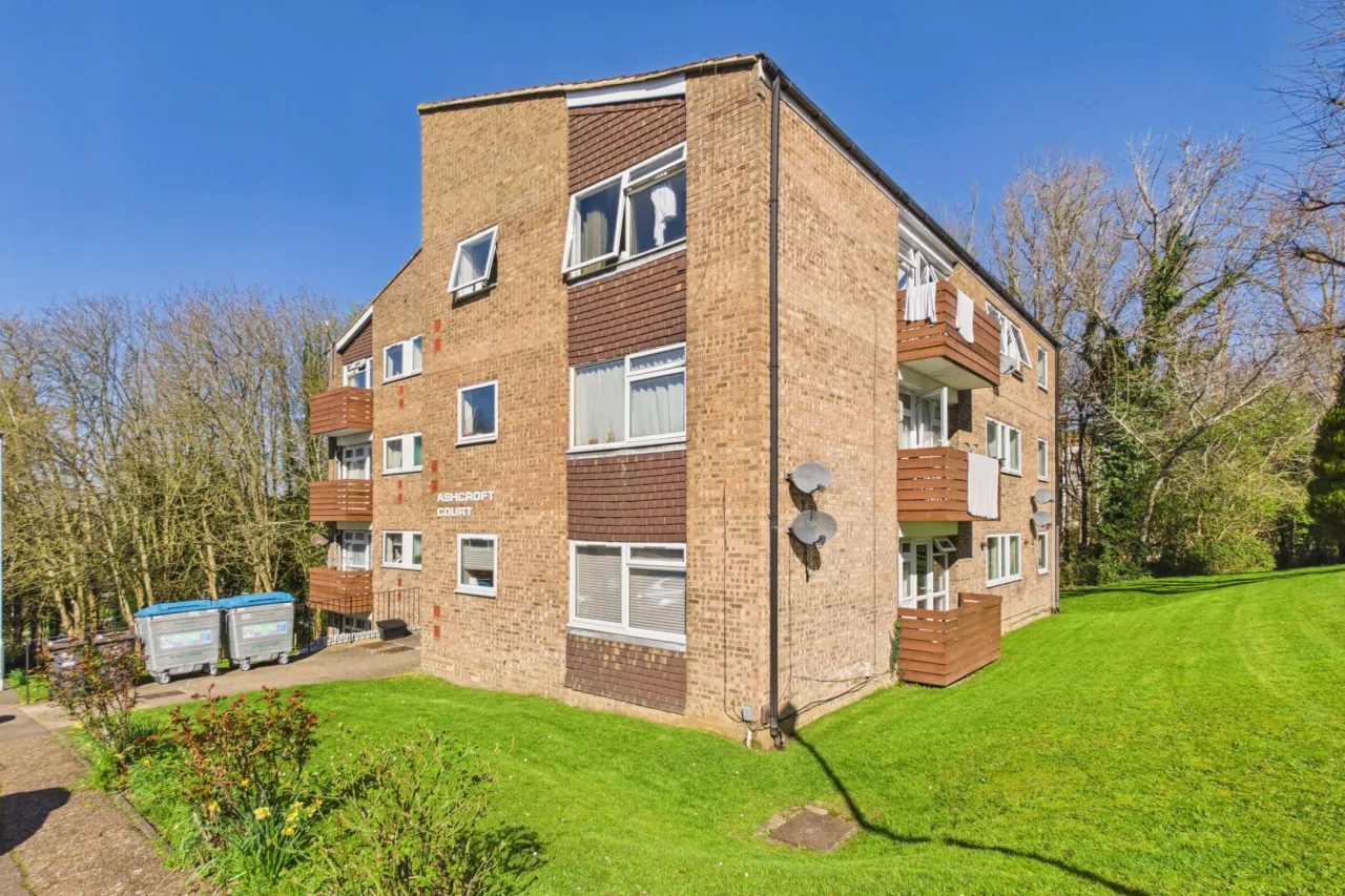 2 bed flat for sale, Fern Drive, Hemel Hempstead, HP3