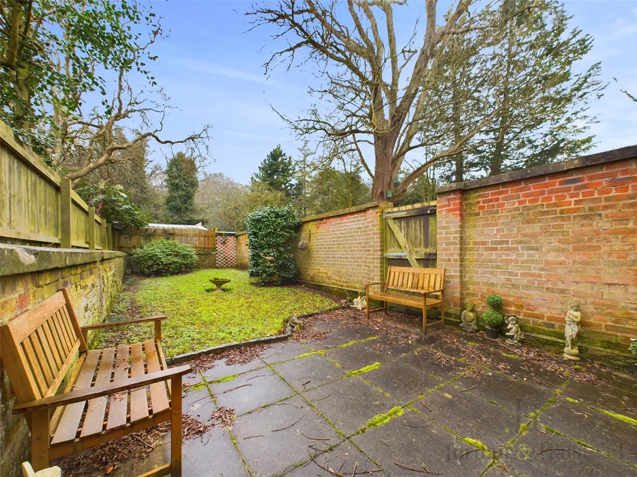 Off Fountain Lane, Frodsham, Cheshire, WA6 6SD, photo 7