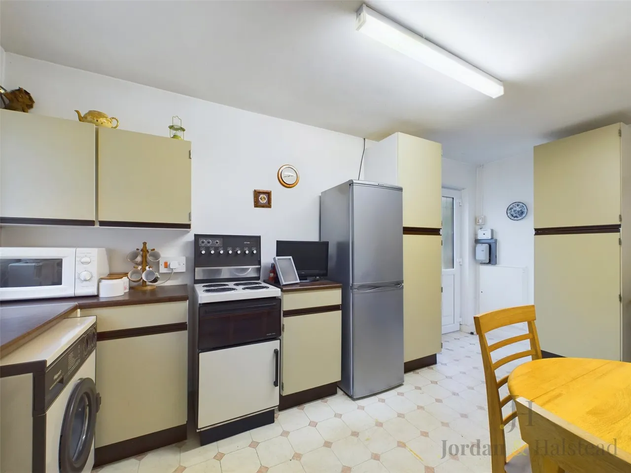 Off Fountain Lane, Frodsham, Cheshire, WA6 6SD, photo 3