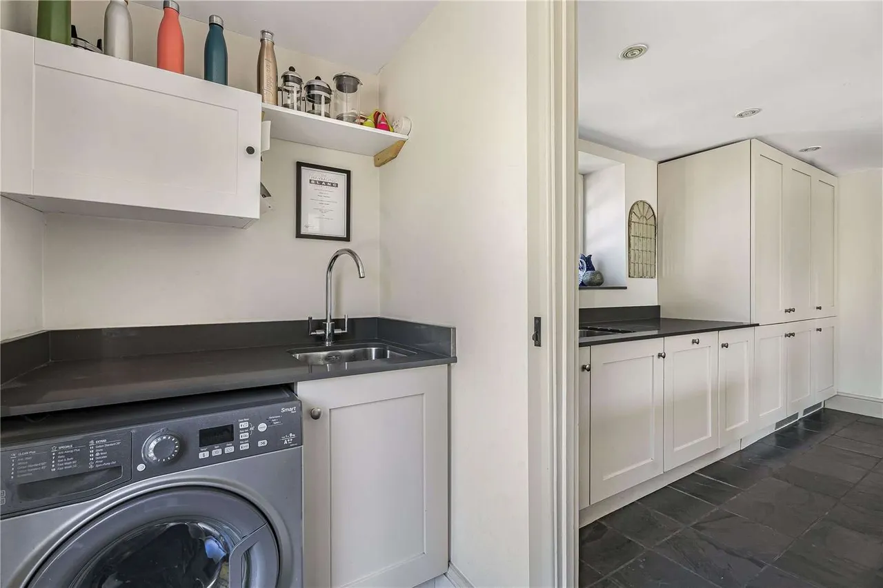 Lillingstone Road, Akeley, MK18, photo 6