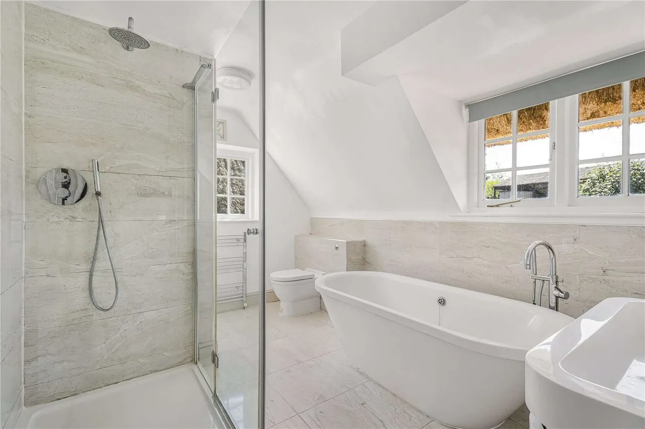 Lillingstone Road, Akeley, MK18, photo 11
