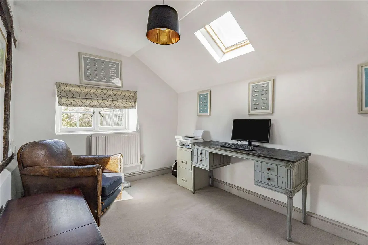 Lillingstone Road, Akeley, MK18, photo 9