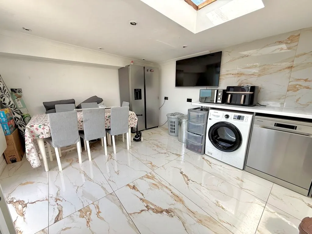Henley Close, Houghton Regis LU5 5SA, photo 14