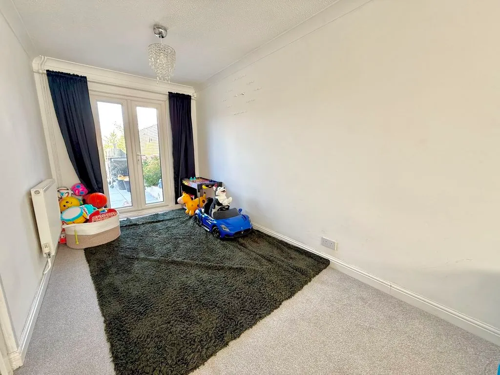 Henley Close, Houghton Regis LU5 5SA, photo 5