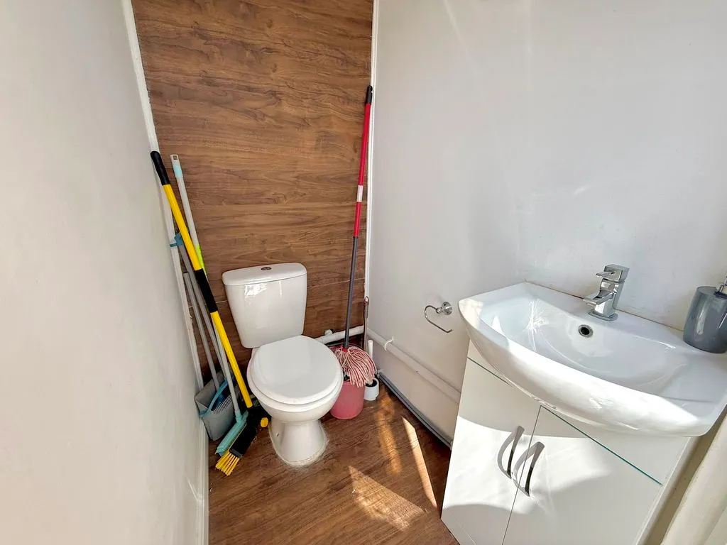 Henley Close, Houghton Regis LU5 5SA, photo 15