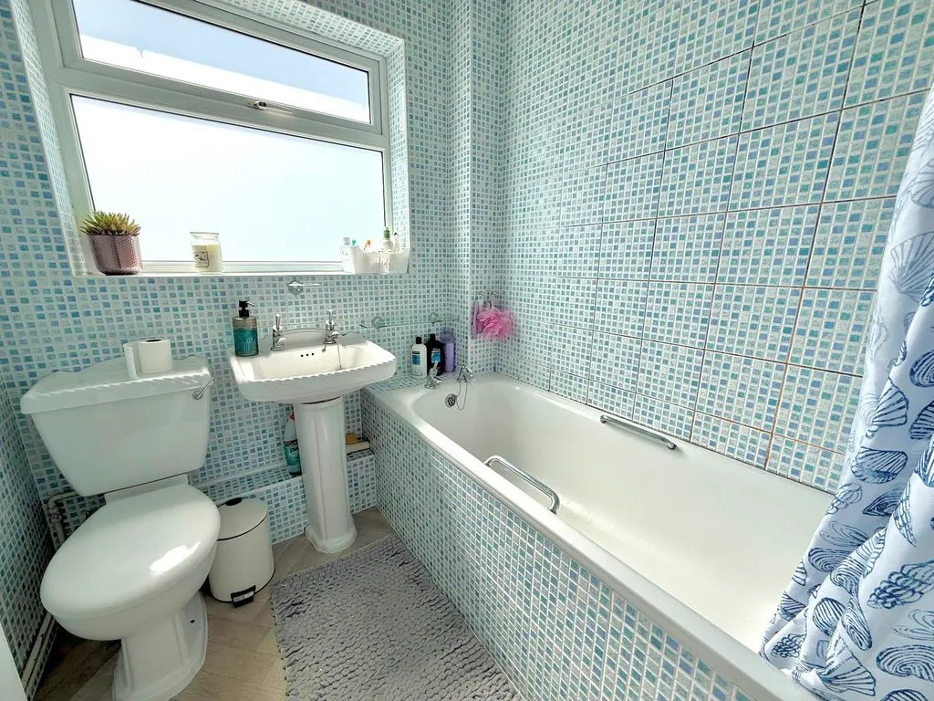 Henley Close, Houghton Regis LU5 5SA, photo 11