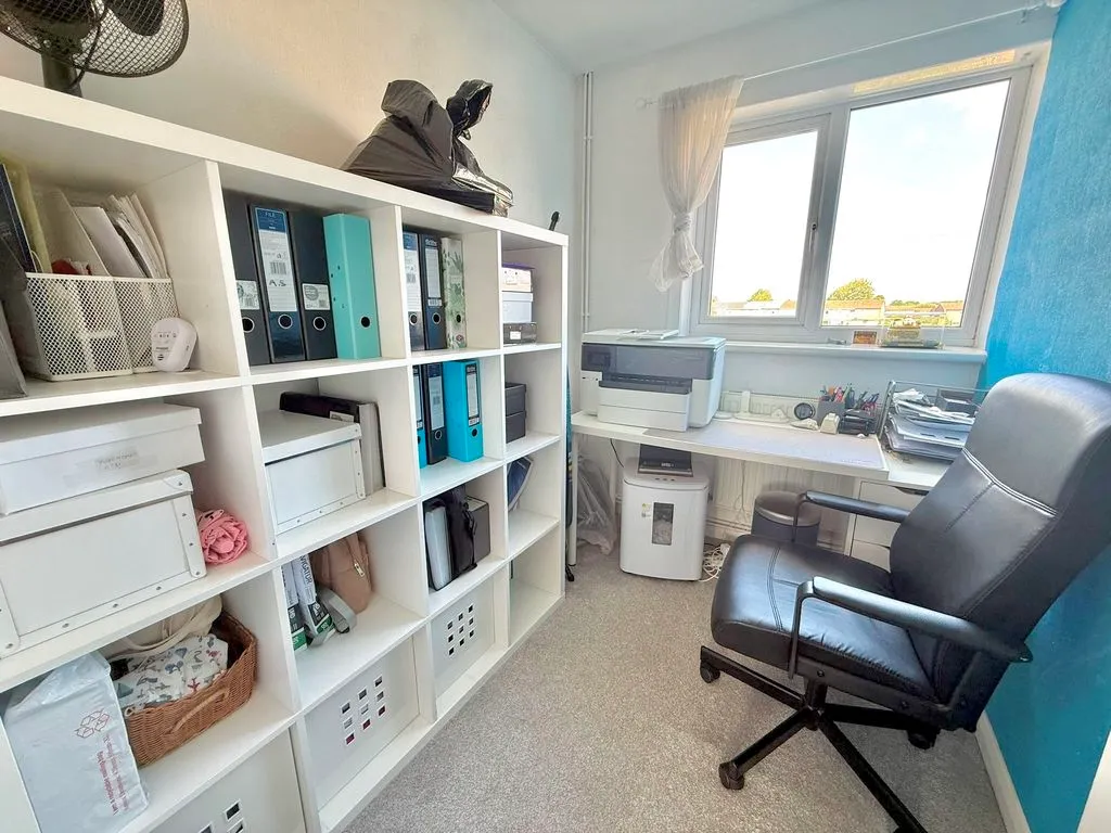 Henley Close, Houghton Regis LU5 5SA, photo 8