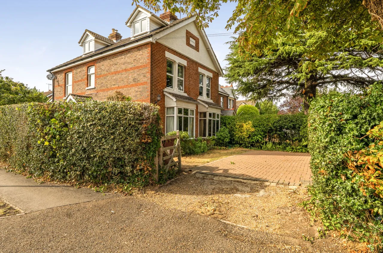 5 bed property for sale, Stein Road, Emsworth, PO10