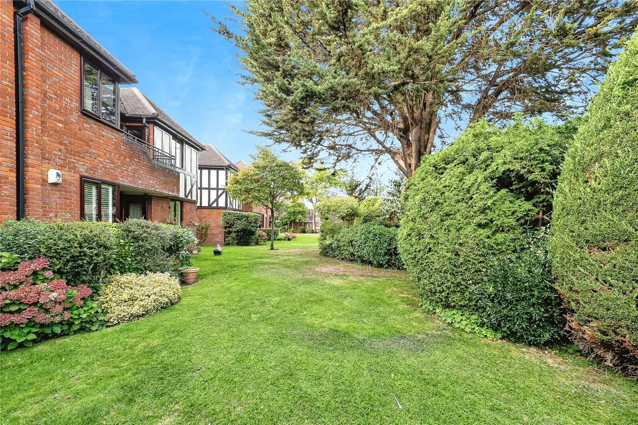 Ridgemont Place, Parkstone Avenue, Hornchurch, Essex, RM11, photo 21