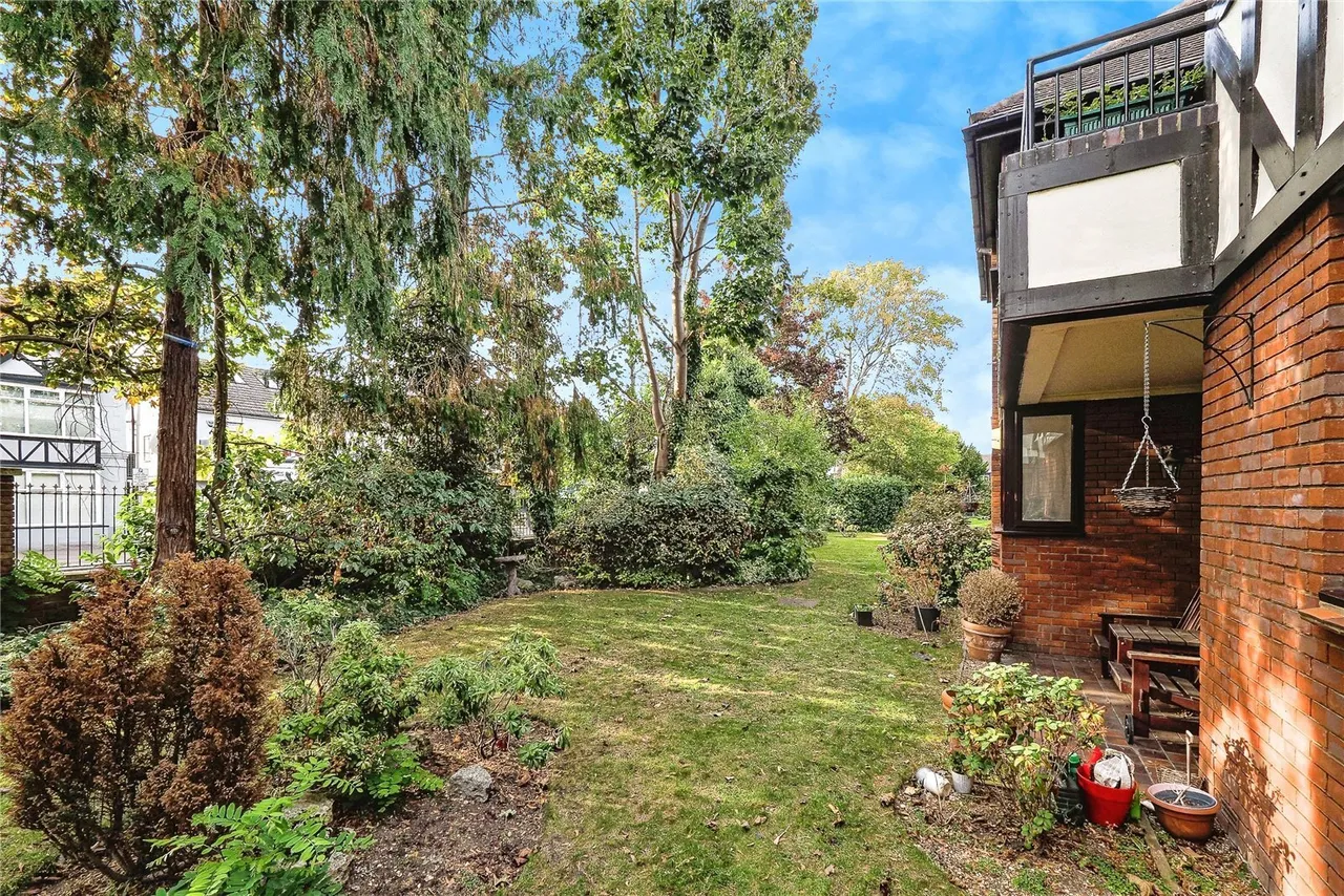 Ridgemont Place, Parkstone Avenue, Hornchurch, Essex, RM11, photo 24