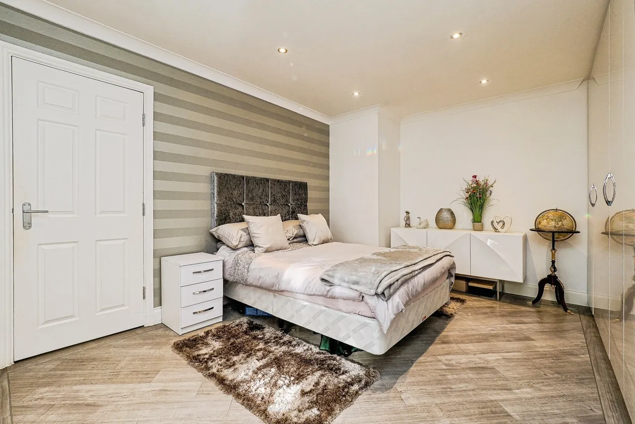 Ridgemont Place, Parkstone Avenue, Hornchurch, Essex, RM11, photo 5