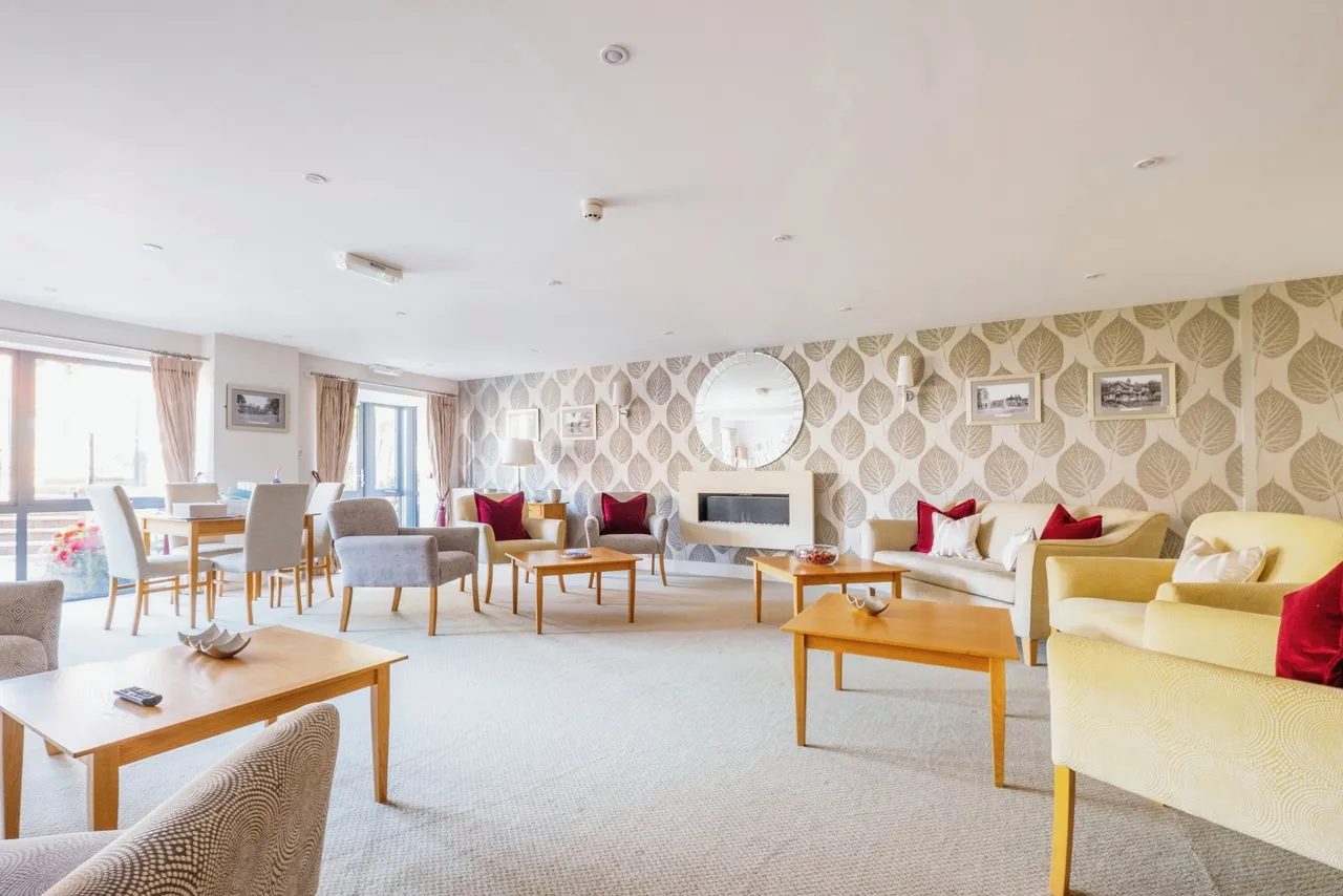 2 bed flat for sale, St Margarets Way, Midhurst, GU29