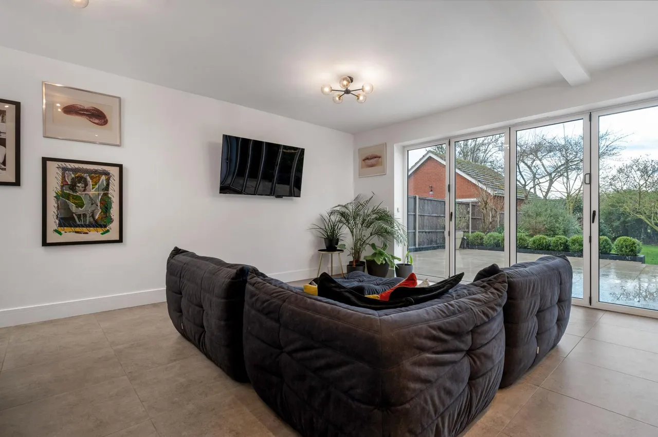 Old Great North Road, Stibbington, PE8, photo 8