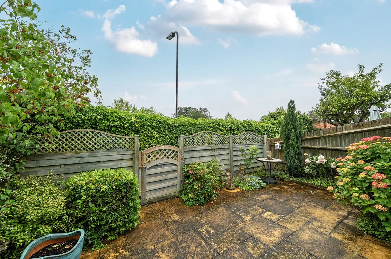 Glebe Court, Fleet, GU51, photo 11