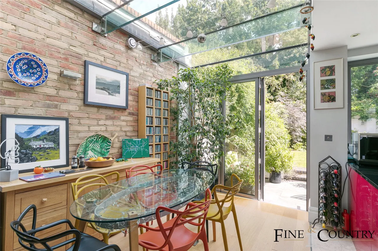 Fordwych Road, London, photo 2