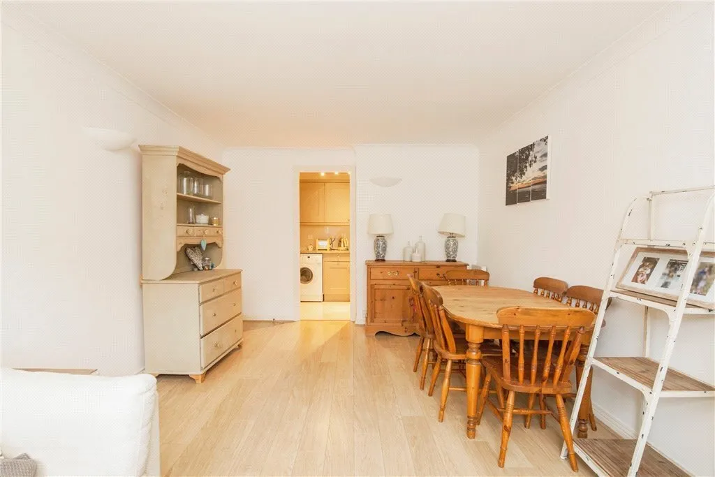 Hertford Court, 45 Falcon Road, Battersea, London, SW11, photo 16