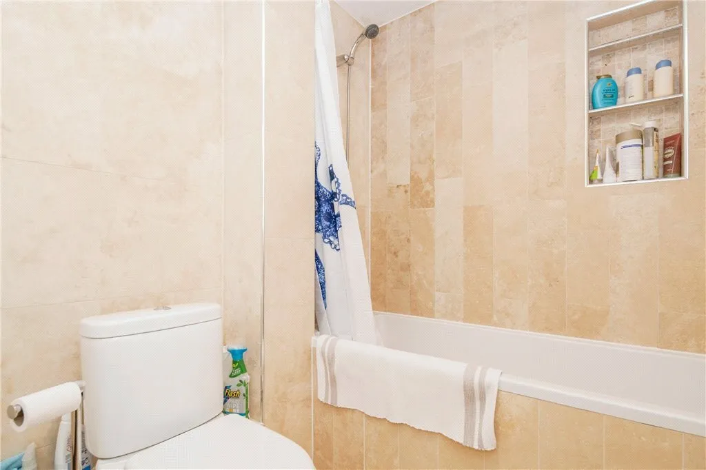 Hertford Court, 45 Falcon Road, Battersea, London, SW11, photo 19