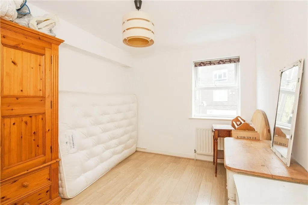 Hertford Court, 45 Falcon Road, Battersea, London, SW11, photo 9