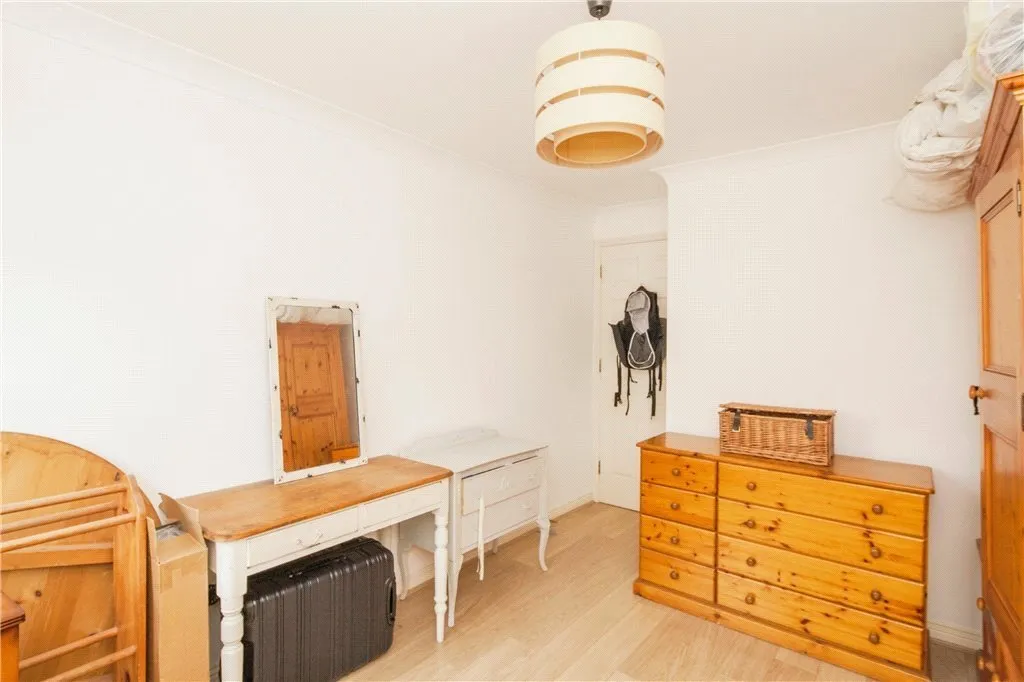 Hertford Court, 45 Falcon Road, Battersea, London, SW11, photo 10