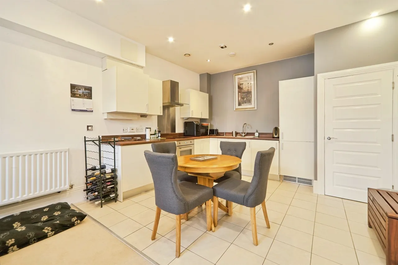 Clifford Drive, Menston, LS29, photo 9