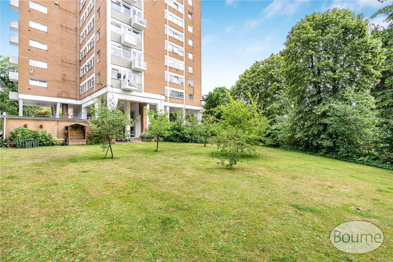 Guildford Road, Woking, GU22, photo 19