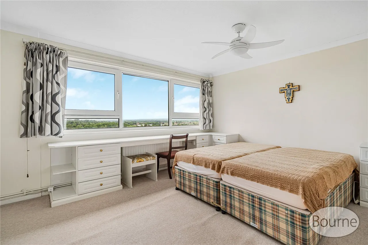 Guildford Road, Woking, GU22, photo 6