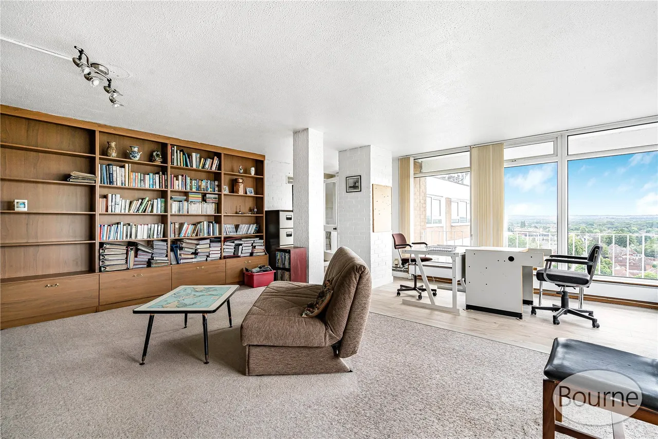 4 bed flat for sale, Guildford Road, Woking, GU22