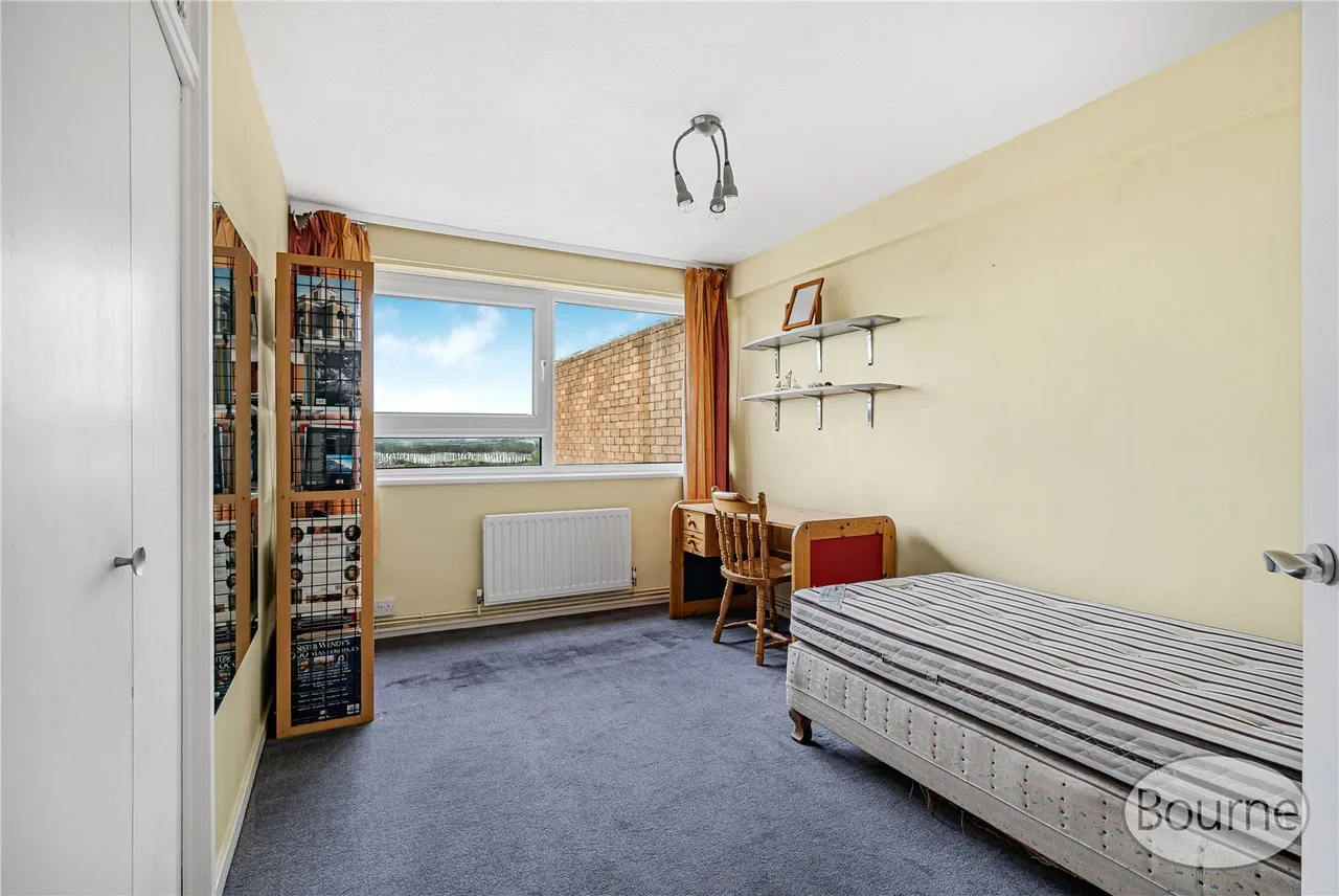 Guildford Road, Woking, GU22, photo 12