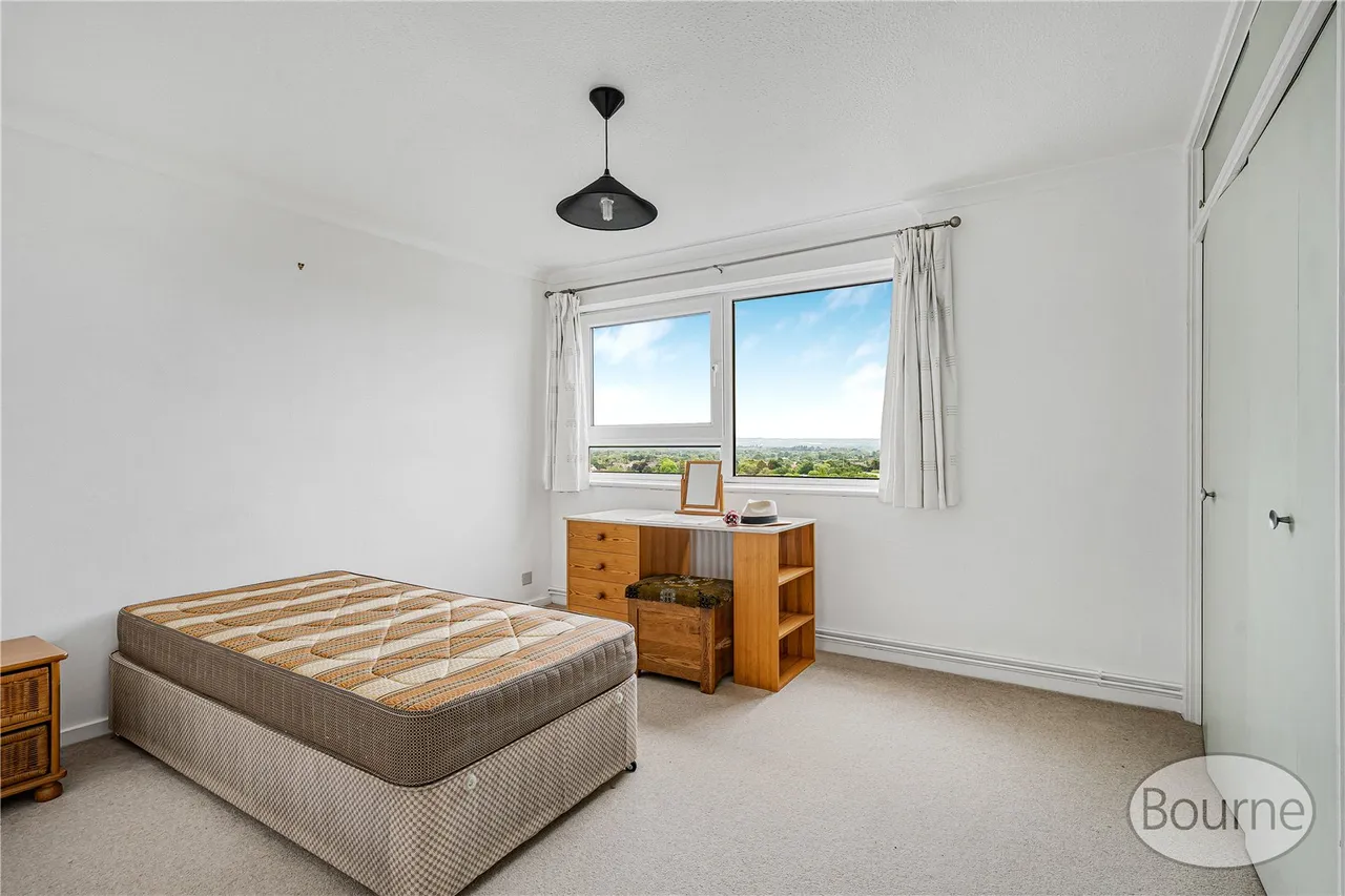 Guildford Road, Woking, GU22, photo 7