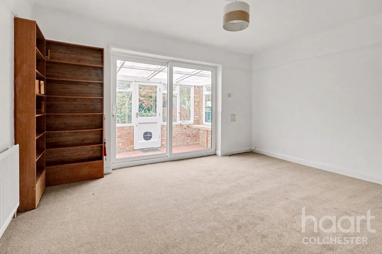The Heath, CO11, photo 17