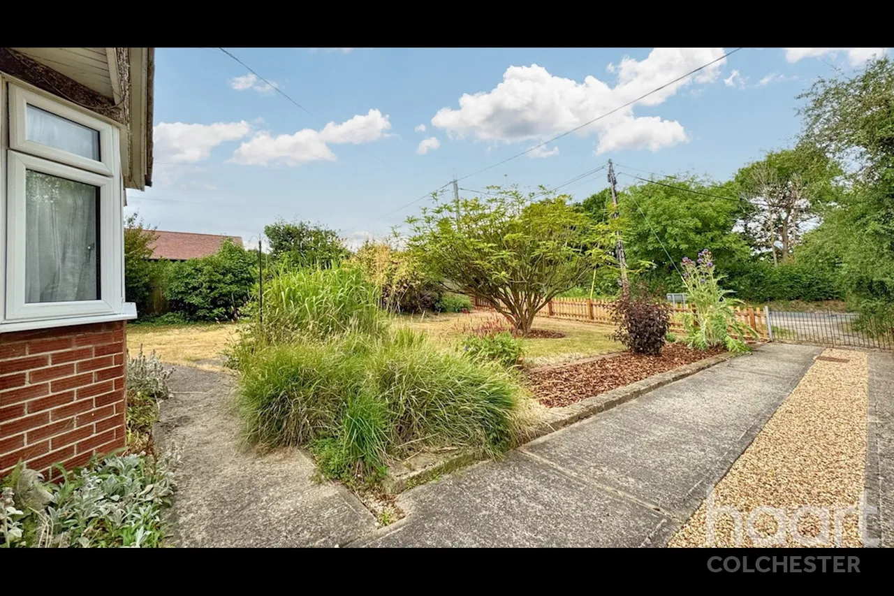 The Heath, CO11, photo 26