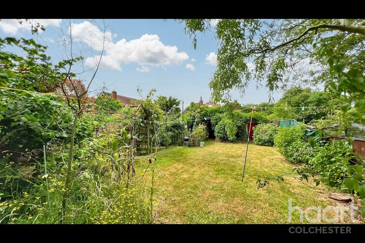 The Heath, CO11, photo 25