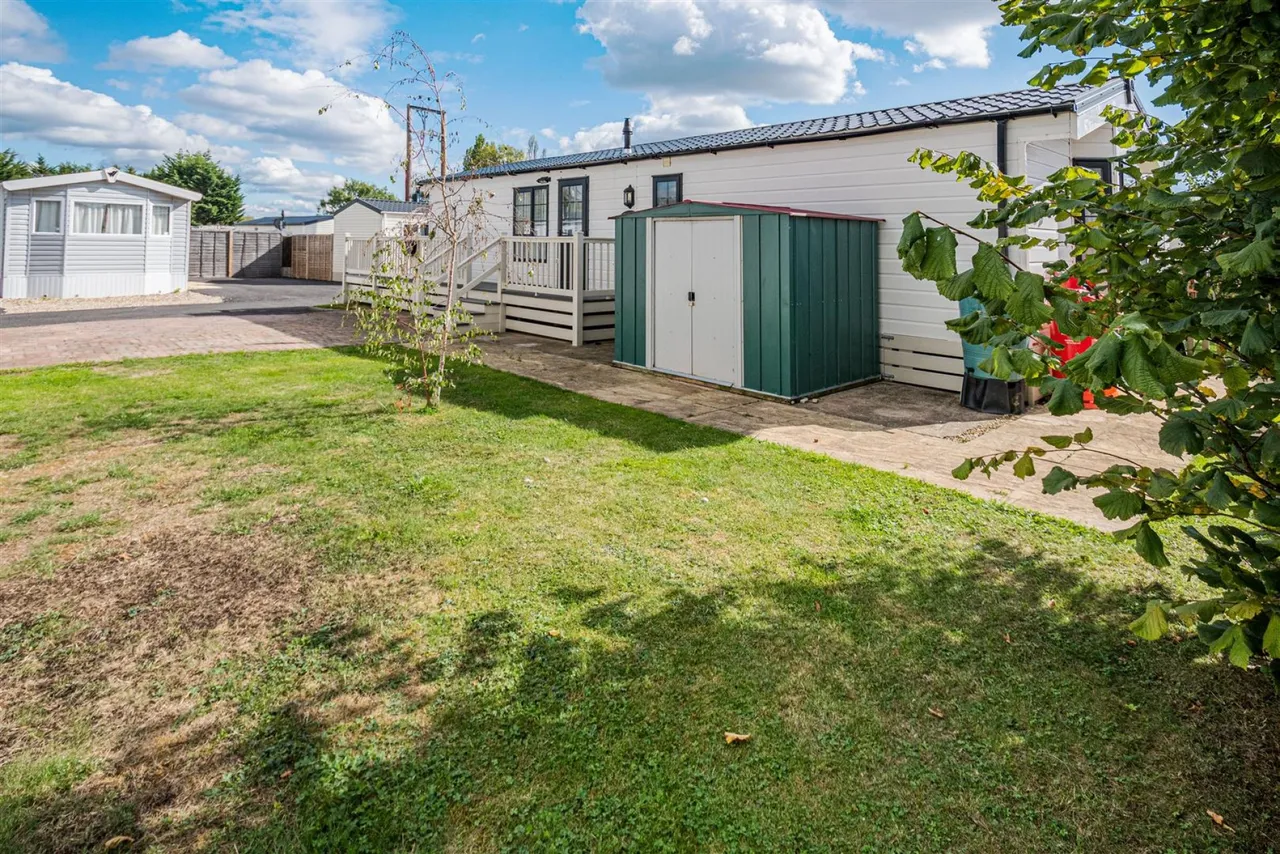 Tewkesbury Road, Norton, GL2, photo 9