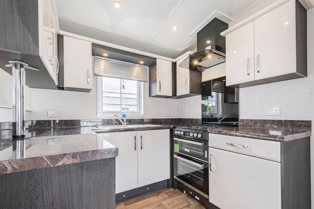 Tewkesbury Road, Norton, GL2, photo 5