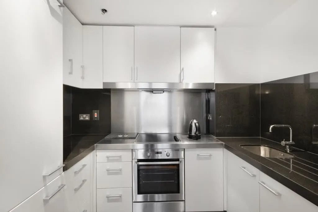 Fairmont Avenue, E14, photo 5