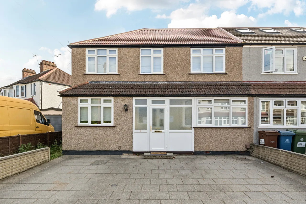 5 bed house for sale, Carmelite Road, Harrow, HA3