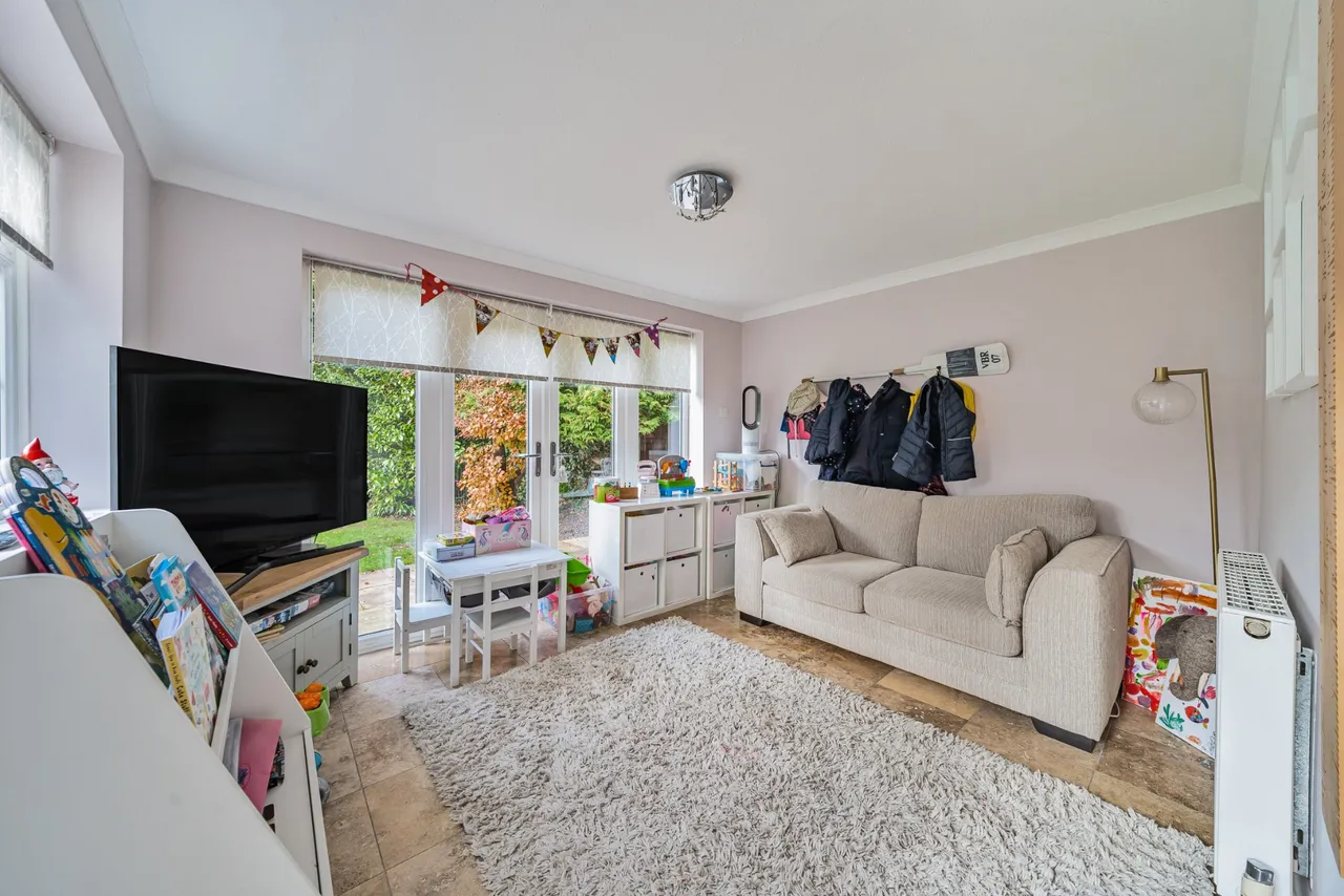 Fairford Close, West Byfleet, KT14, photo 9